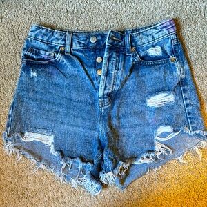 Wild Fable blue high waisted ripped jeans short, size SIX.